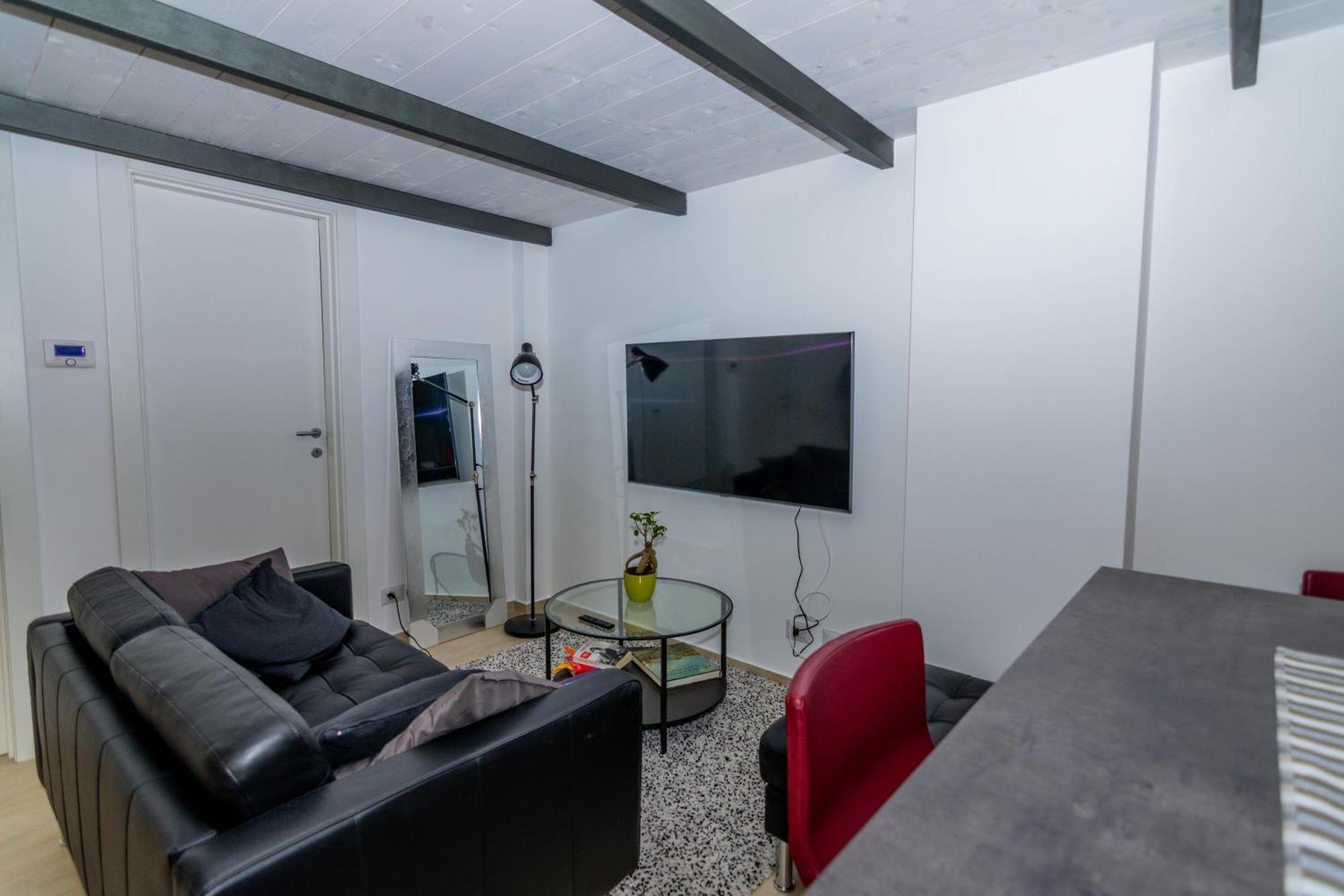 Industrial Loft -center Of Turin- By Happyhostorino Turin