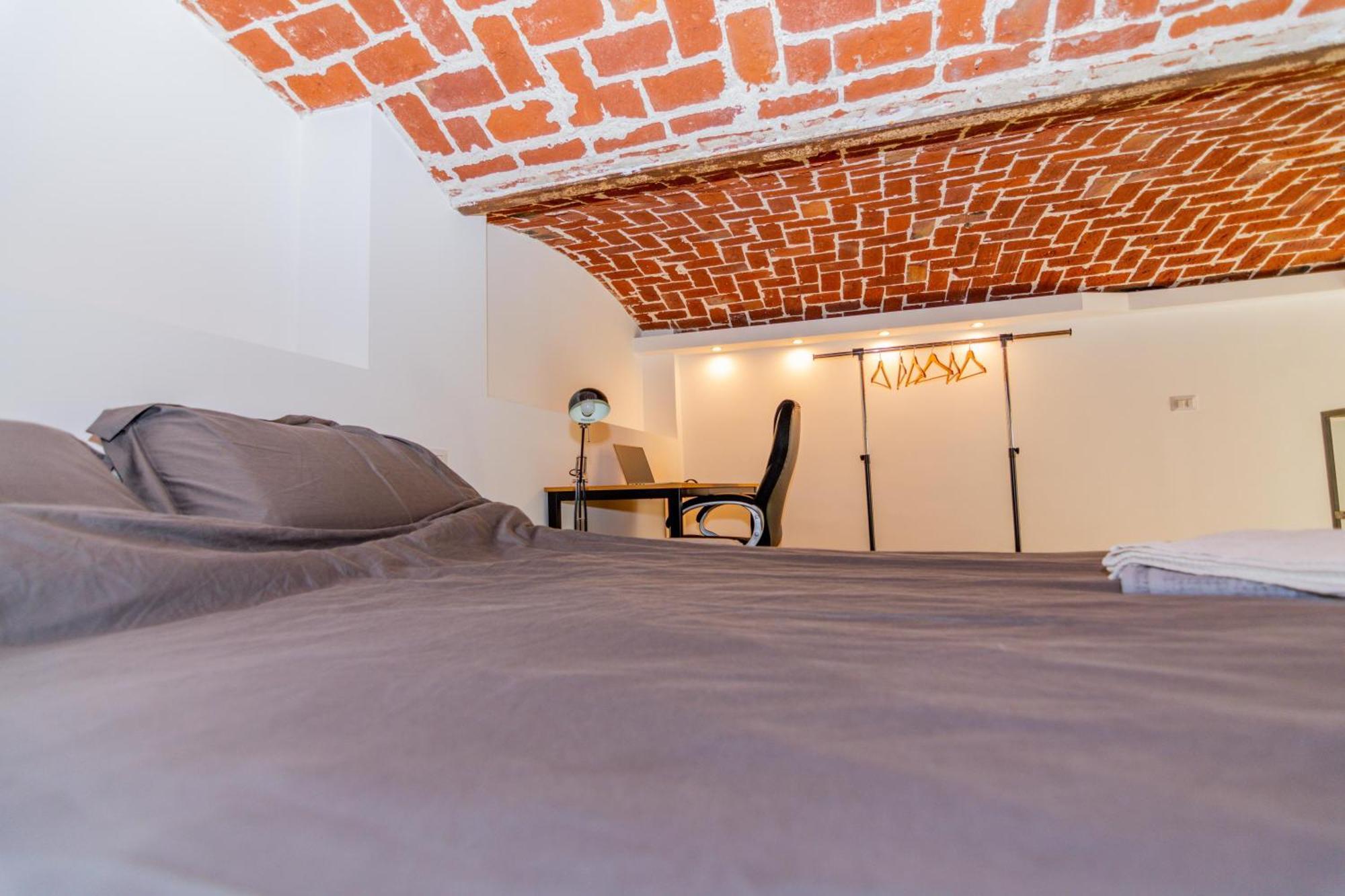 Industrial Loft -center Of Turin- By Happyhostorino * Turin